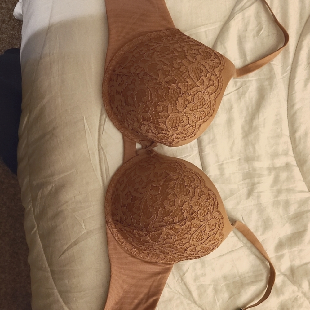 Never used victoria secret bras